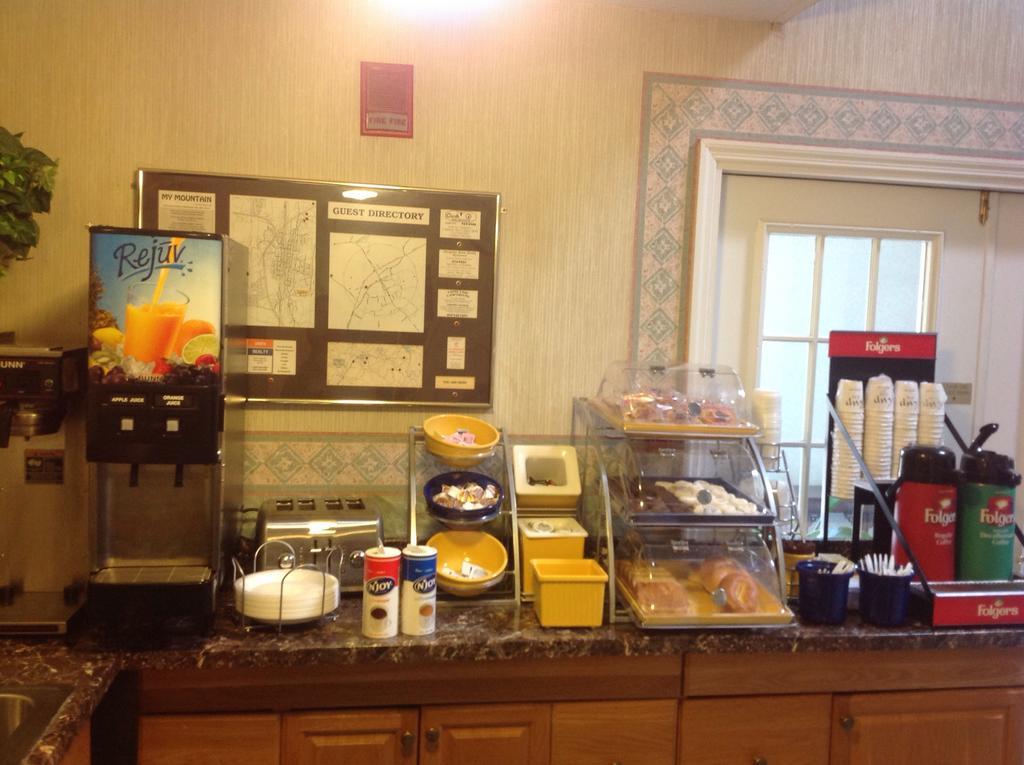 Americas Best Value Inn Blue Ridge Buitenkant foto